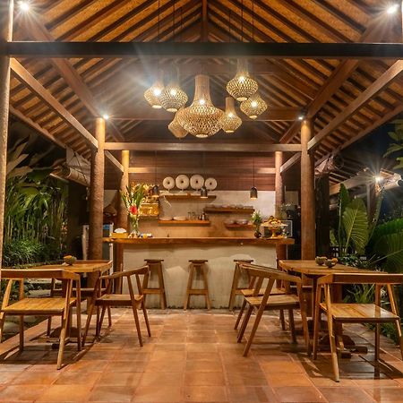 Mahadana Ubud Exterior photo
